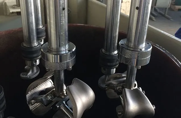 5.-drag-finishing-machine-fixture-with-dental-implant