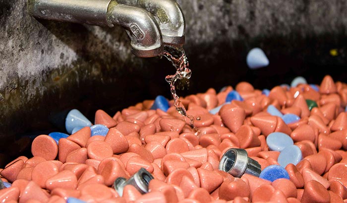 plastic-medai-vibratory-finishing