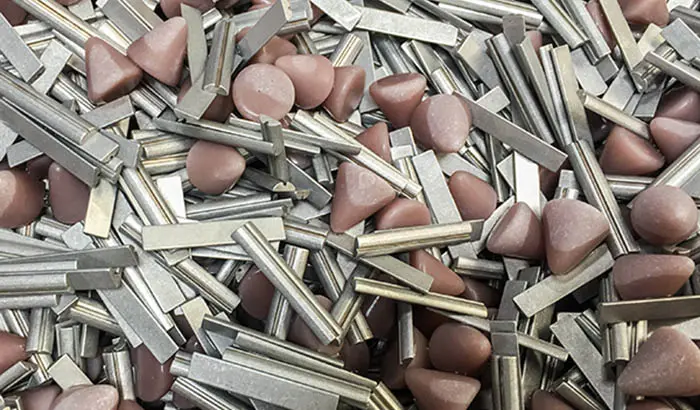 steel-components-vibratory-deburring-with-plastic-media
