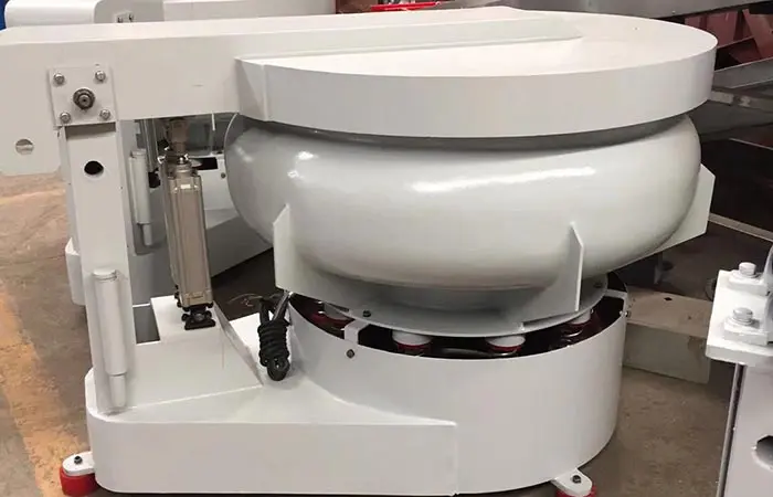 vibratory-finishing-machine-with-sound-cover