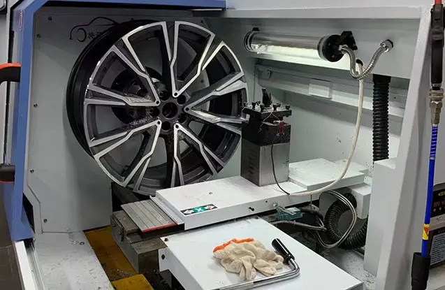 Economic YN-26 Wheel CNC Lathe Machine 3