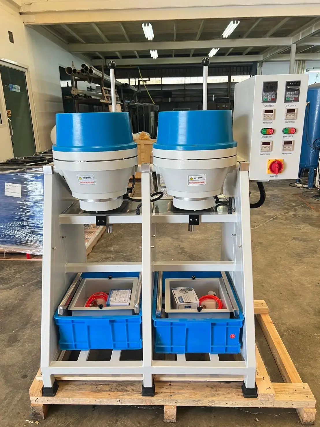 Centrifugal disc finisher machine for fast metal deburring and polishing VA20 2