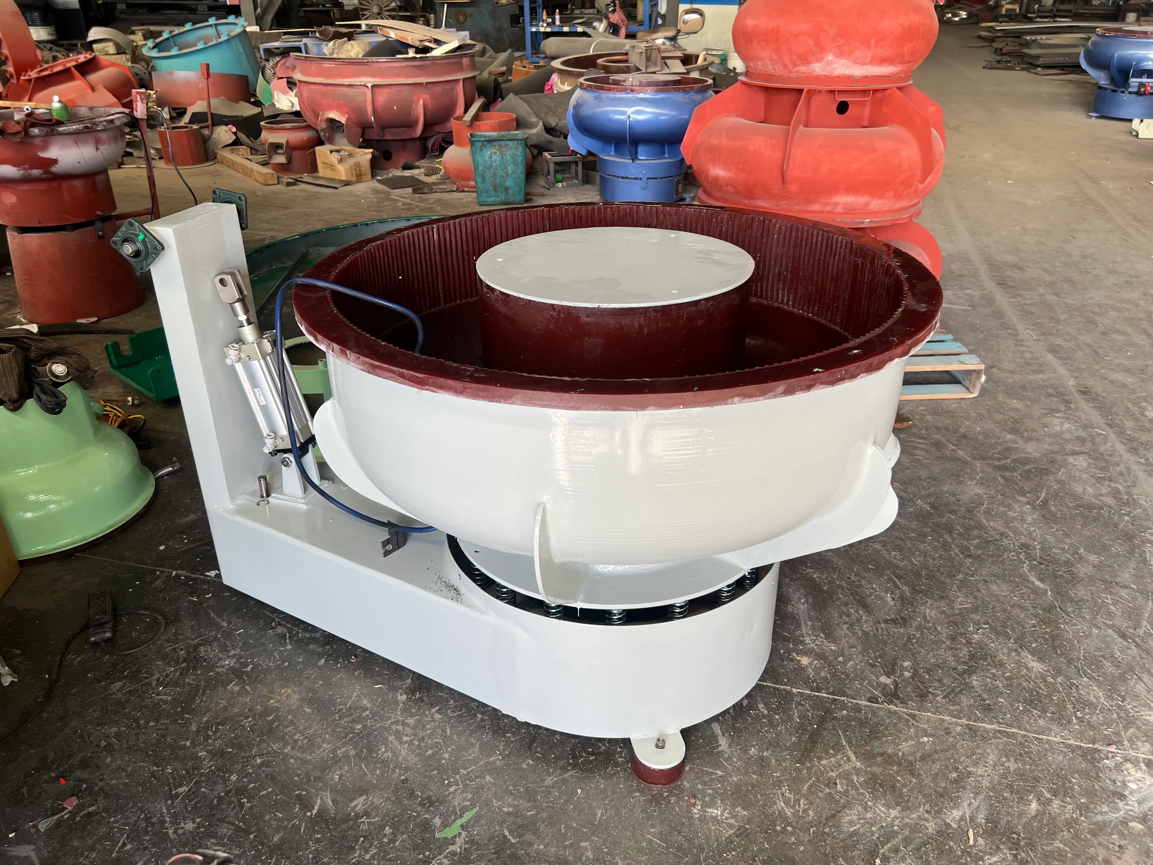 VBB200 Industrial vibratory finisher straight wall with sturdy steel frame base