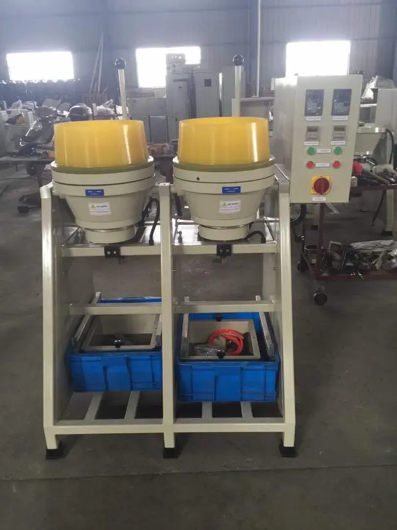 Wet finishing centrifugal disc machine with compound water inlet system